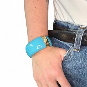 TURQUOISE VINTAGE HINGED BANGLE BRACELET W/ GOLD‎